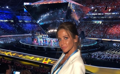 «Стилиста увольняй»: Барановскую раскритиковали за рваный джемпер