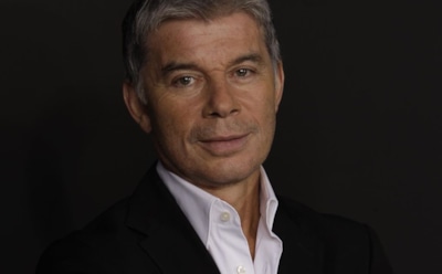 Олег Газманов без майки похвастался яблоками из своего сада