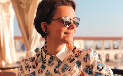 Молодая возлюбленная Петросяна примерила «цветочное» платье-кимоно