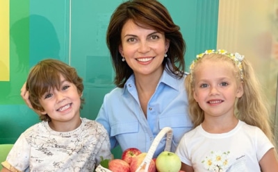 В Сети заподозрили, что суррогатной матерью Лизы и Гарри Галкиных является стоматолог