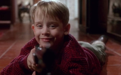 Видео дня: из фильма «Один дома» сделали триллер о серийном убийце с рейтингом R