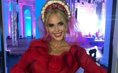 Пелагею в черном платье с декольте сравнили с Мэрилин Монро