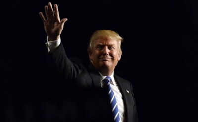 Трамп впервые ответил критикам его прически