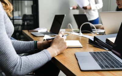 Каждый десятый россиянин признался во вранье начальству ради отгула