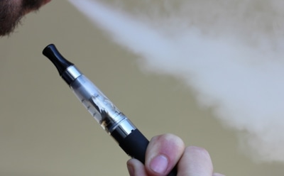 В США планируют запретить ароматизированные вейпы