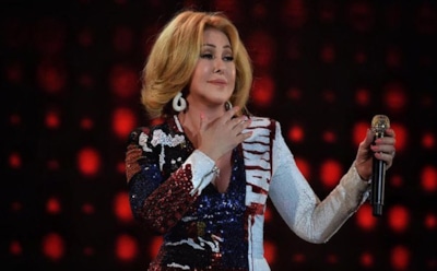 «Совсем умом тронулась»: фанаты раскритиковали Успенскую за фото из душа