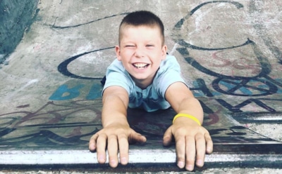 Скейт-звезда Тони Хоук поразился мастерству российского мальчика без ног