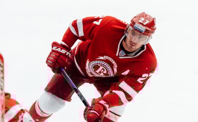 Хоккеиста Игоря Мусатова задержали за мошенничество с криптовалютой