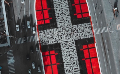 Покрас Лампас убрал крест из эскиза в Екатеринбурге