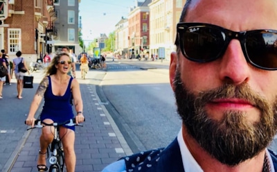 Отец, который жил только работой, написал трогательные слова после смерти сына