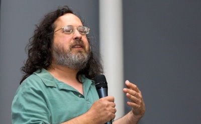 В США ученый Столлман покинул вуз из-за высказываний о жертвах Эпштейна