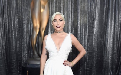 Леди Гага в меховом платье покорила фанатов