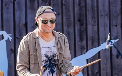 «Средняя зарплата по России»: Гошу Куценко шокировали цены на парковку в ЦУМе