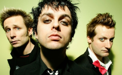 Green Day выпустили клип на новую песню Father Of All