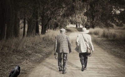 Медики назвали энергичный темп ходьбы признаком долголетия