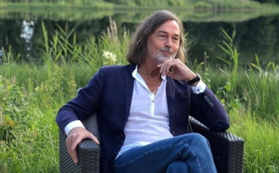 Сафронов отказался судиться с соседкой, испортившей ему 200 картин