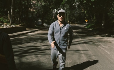 7 знаменитостей, у которых нет личного авто