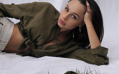 Вслед за Темниковой: Лиза Корнилова порадовала знойной пляжной фотосессией