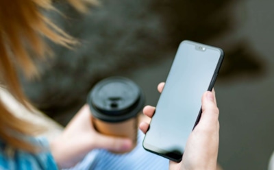 Девушка написала СМС мертвому брату и получила ответ