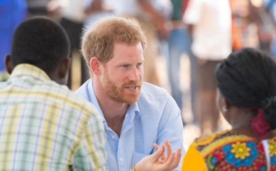 Принц Гарри подал в суд на таблоид из-за травли жены
