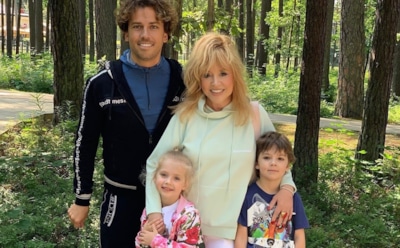 Галкин показал разминку-импровизацию дочери Лизы