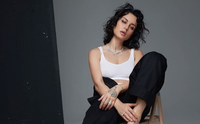 Тина Канделаки в голубом купальнике восхитила поклонников