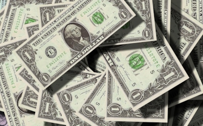 Пользователь Reddit рассказал, как за $1 получил любящую жену и троих детей