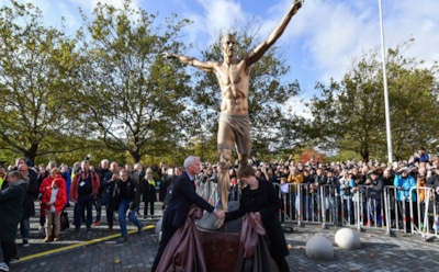 Ибрагимович открыл памятник самому себе