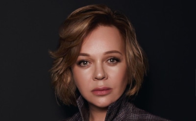 Поклонники не узнали Валюшкину в образе дворника