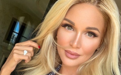 Сын Лопыревой путешествует с бабушкой на частном самолете