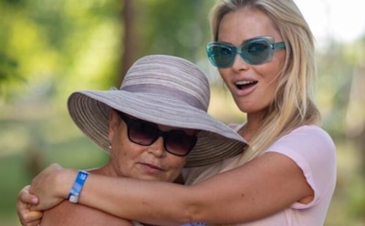 Дана Борисова приехала к маме в Крым, чтобы поздравить с днем рождения