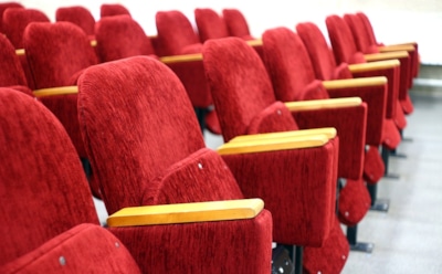 В Челябинске учительница умерла в актовом зале на глазах у школьников