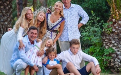 Семья трогательно поздравила Дмитрия Пескова с днем рождения