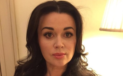 СМИ: мать Заворотнюк пришла на могилу к Матроне Московской молиться за здоровье артистки