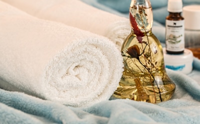 4 необычных способа применения масла чайного дерева