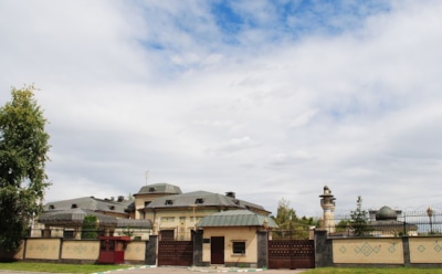 28-летняя дочь посла Ирана Арефех Санаи погибла в Москве — СМИ