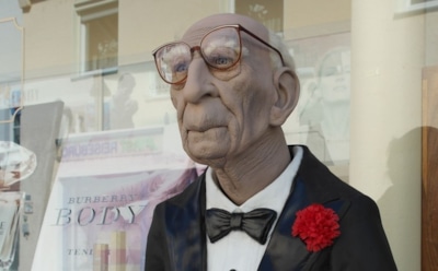 Богатая семья выходцев из России ищет дворецкого по знаку зодиака