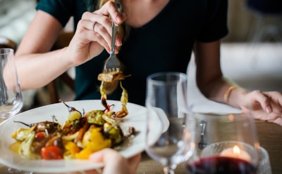 Сокращение потребляемых углеводов в старости не улучшает здоровье — исследование