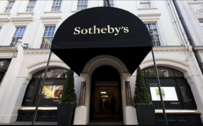 В Лондоне на аукционе продали бутылку виски Macallan за рекордные $1,9 млн