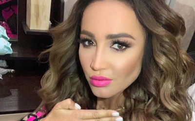 Бузова прыгнула к зрителям на руки в ночном клубе