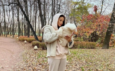 Решетова показала, как успокаивает новорожденного сына