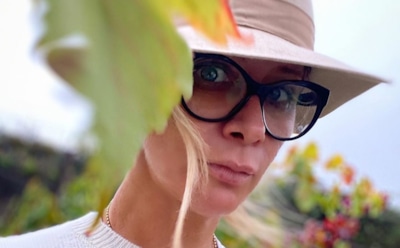 Белоцерковская иронично пошутила над своей внешностью на фоне длинноногих подруг