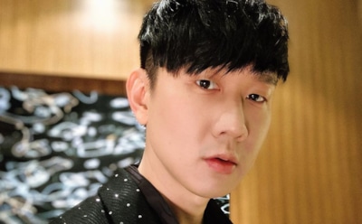 Врачей уволили за продажу упаковок из-под лекарств поп-певца Линя Цзюньцзе