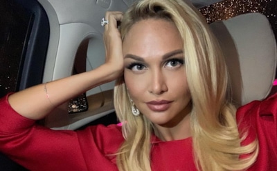 Лопырева получила травму ноги в аэропорту