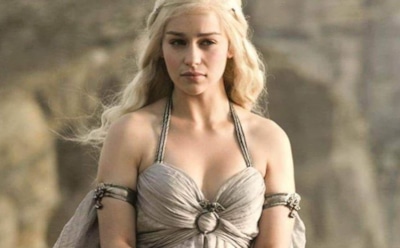 Эмилия Кларк: кофейный стаканчик в кадре «Игры престолов» забыл Конлет Хилл