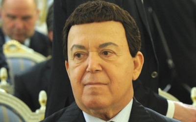 Нелли Кобзон раздала друзьям одежду и аксессуары покойного мужа