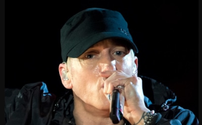 Эминем встал на сторону Криса Брауна, избивавшего Рианну