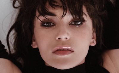 Серябкину сняли с анонимным кавалером, подарившим ей кольцо