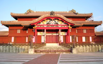 Японцы за неделю собрали $3,2 млн на восстановление сгоревшего замка Сюри