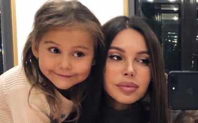 Самойлова показала отекшее от беременности лицо на «честном фото»